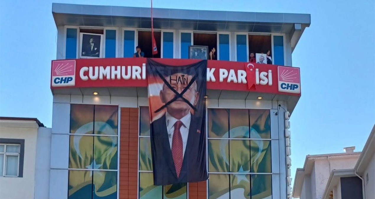 CHP Malatya’da gerginlik: Kılıçdaroğlu’nun fotoğrafı asıldı, üzerine “Hain” yazıldı